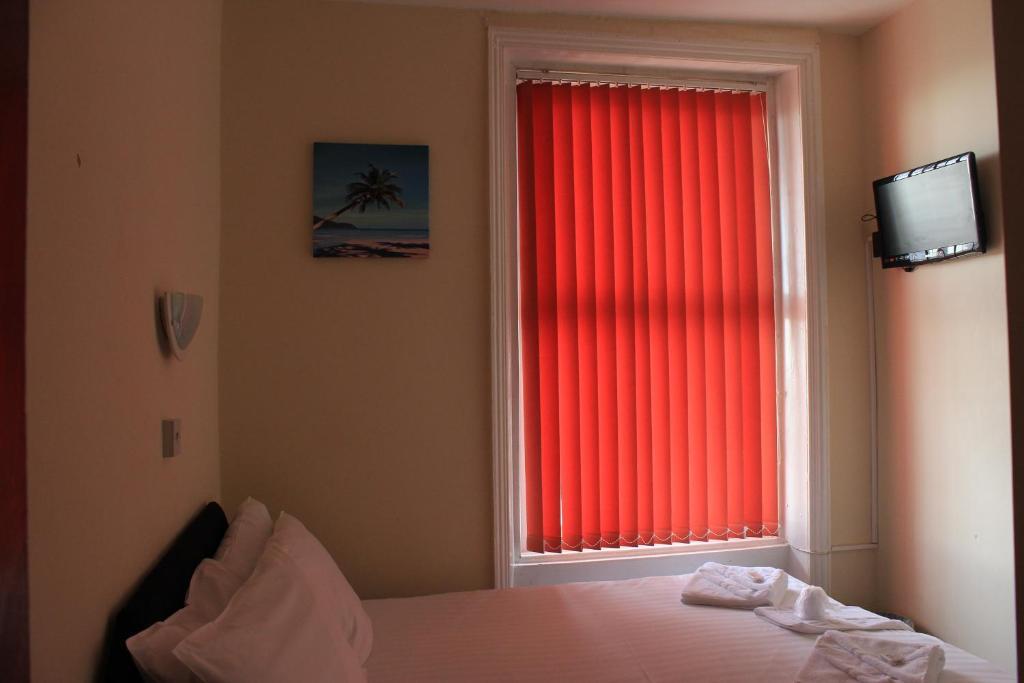 The Royal Windsor Hotel Blackpool Room photo